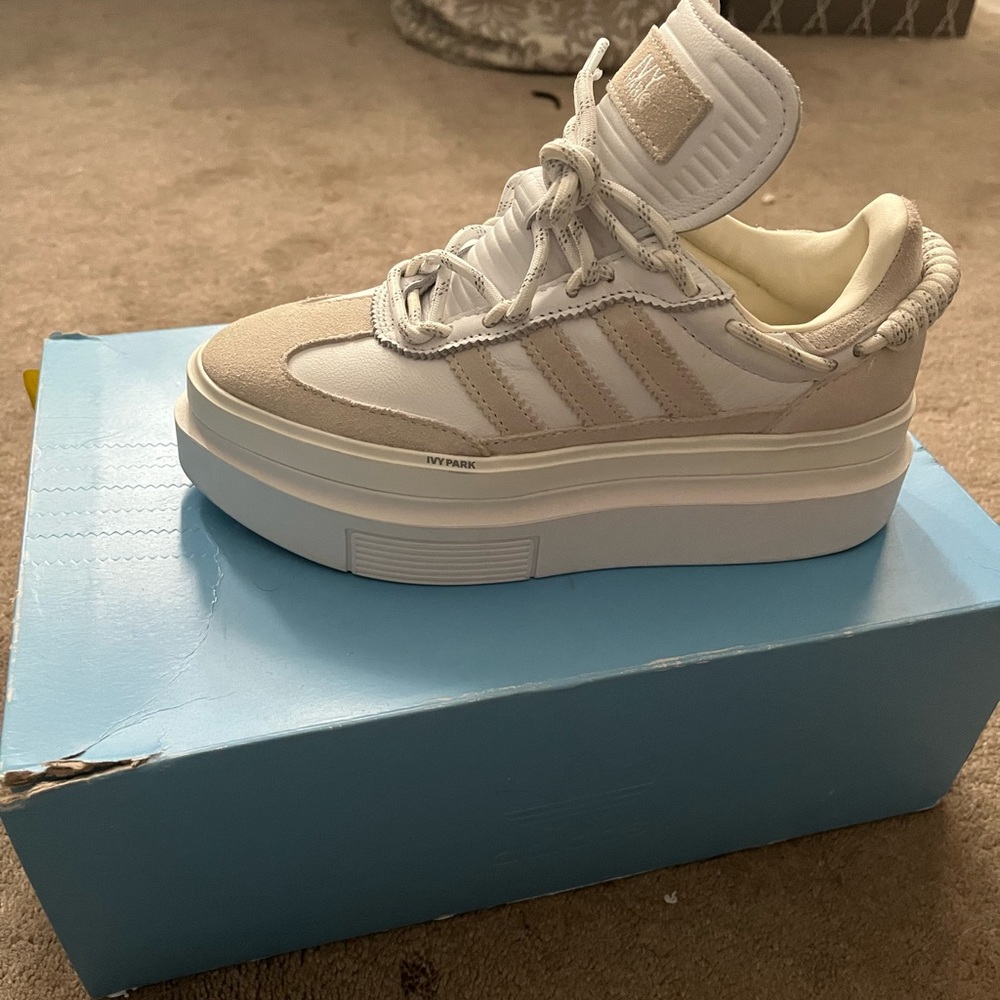 Adidas super sleek